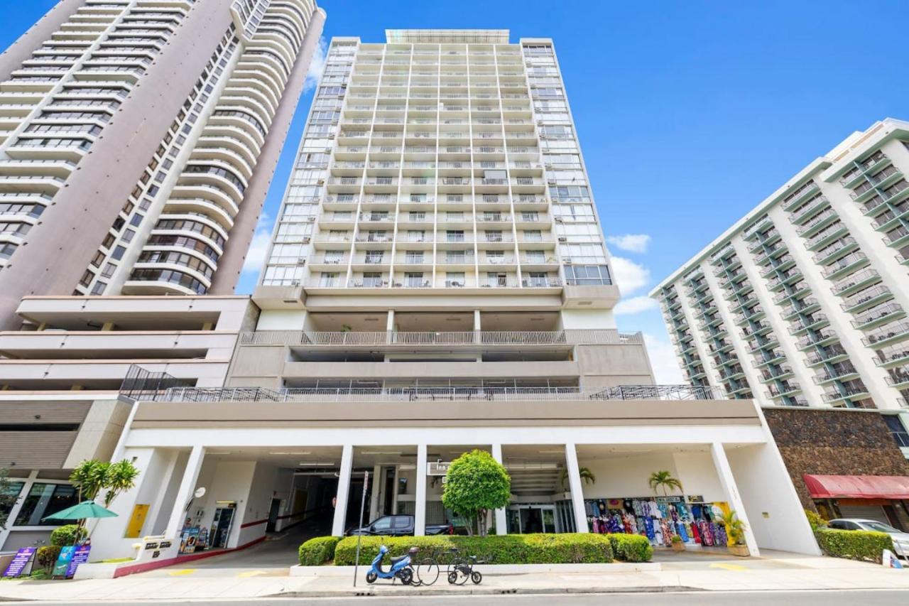 Centrally Located Walk To Hilton Lagoon Apartment Honolulu Bagian luar foto